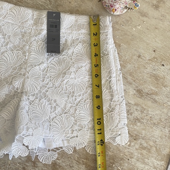 Ann Taylor NWT lace overlay white shorts sz2P - Picture 6 of 9